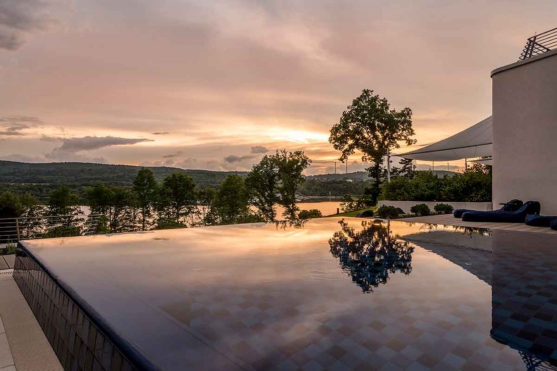 Hotel pool Seezeitlodge - Gail swimming pool ceramic tiles