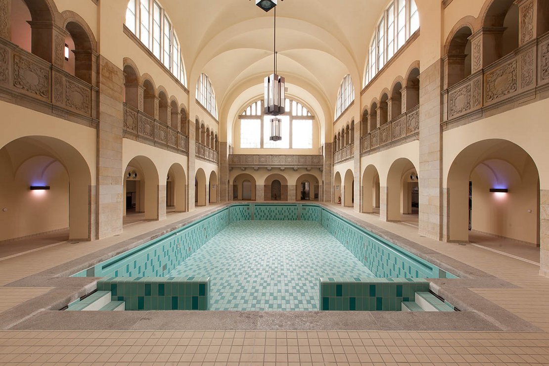 Gail swimming pool ceramics - monument protection Stadtbad Berlin