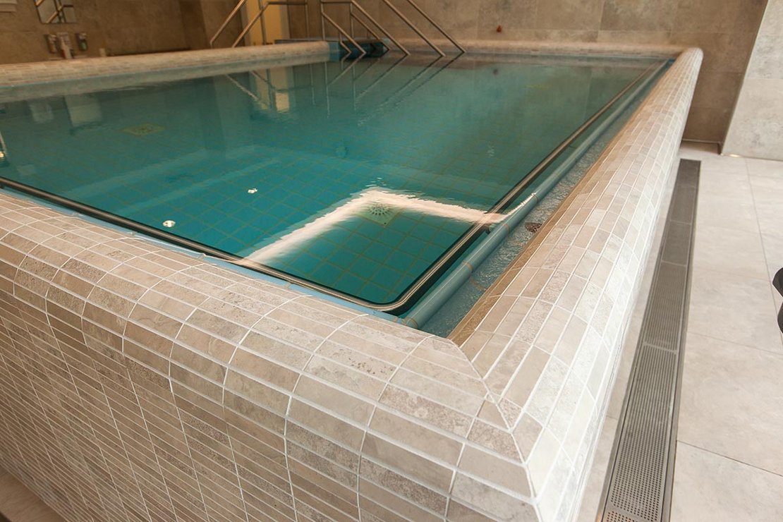 Gail Swimming Pool Ceramic - Therapy Pool