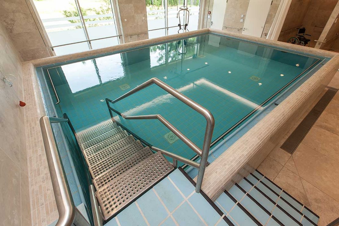 Gail Swimming Pool Ceramic - Therapy Pool